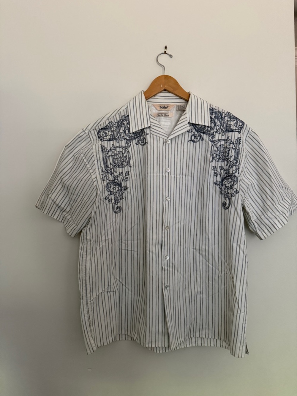 DaVinci White Short-Sleeve Button-Down Shirt with Blue Embroidered Shoulders
